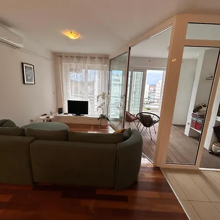 Private Parking - Near Old Town - 2Br Apartment * Задар
