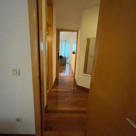 2Br Apartment-Next To Old Town-Private Parking *